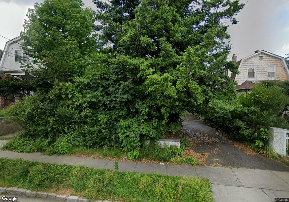 27 North Rd, Great Neck, NY 11024 - photo 1