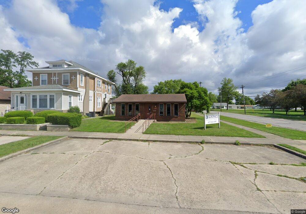 612 Broadway Ave, Mattoon, IL 61938 - photo 1