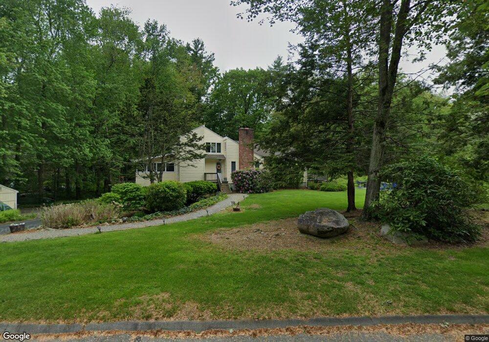 59 Fanning Ln, Greenville, RI 02828 - photo 1