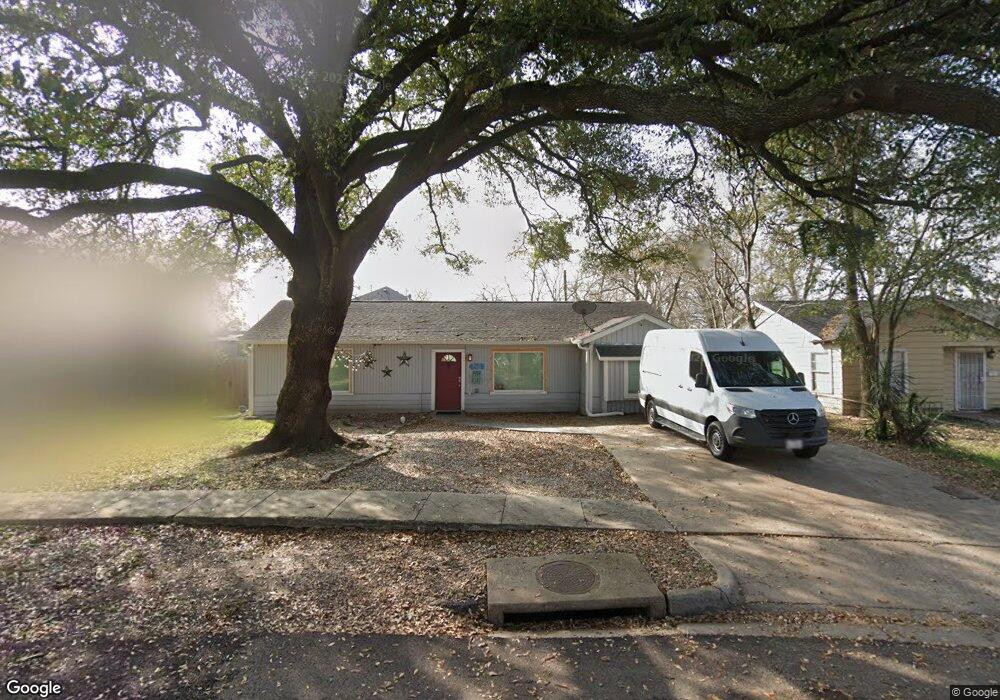 406 Barkley St, Houston, TX 77022 - photo 1
