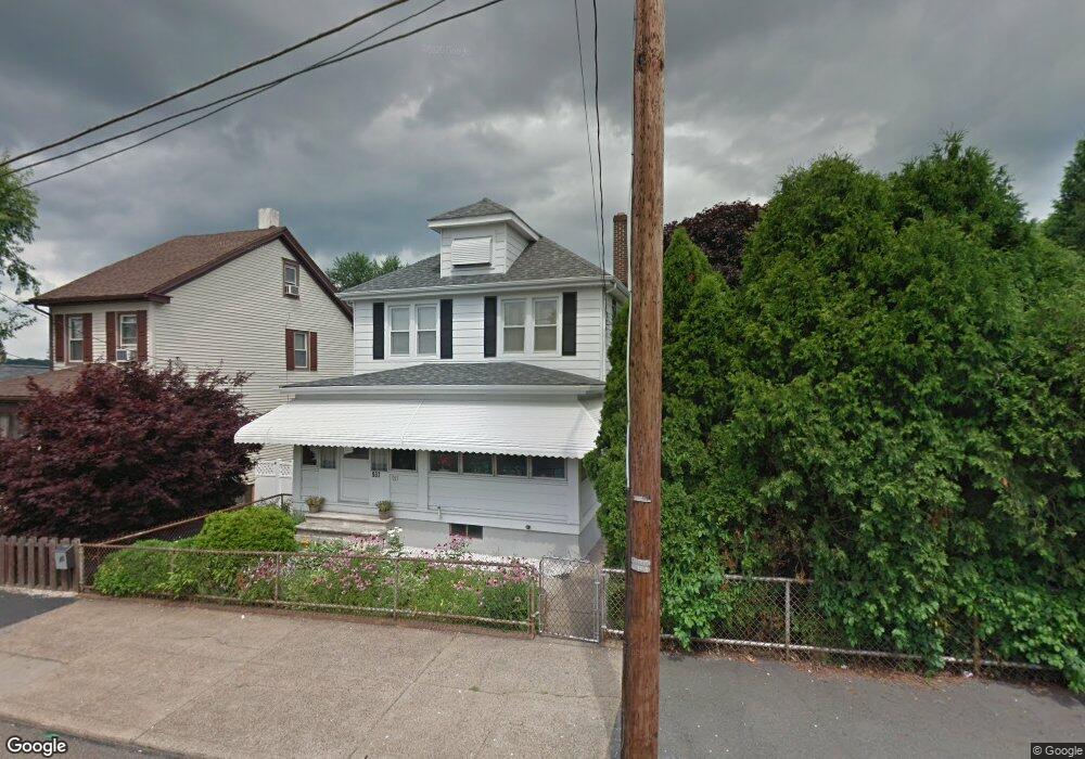 937 N Laurel St, Hazleton, PA 18201 - photo 1