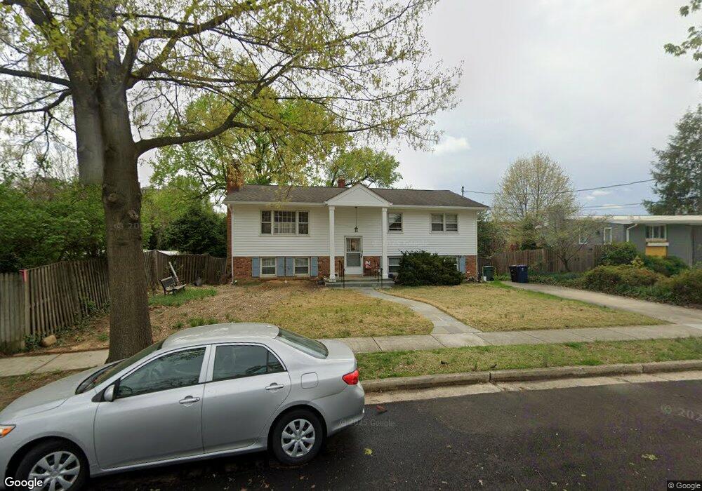 2924 Viewpoint Rd, Alexandria, VA 22314 - photo 1