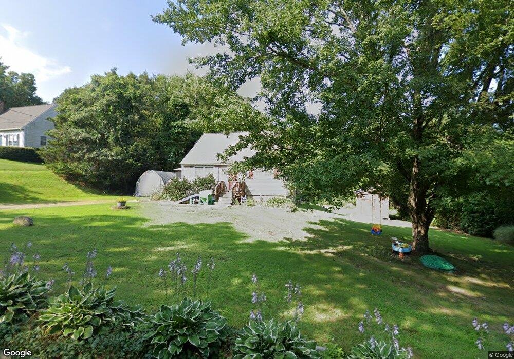 527 Squaw Rock Rd, Danielson, CT 06239 - photo 1