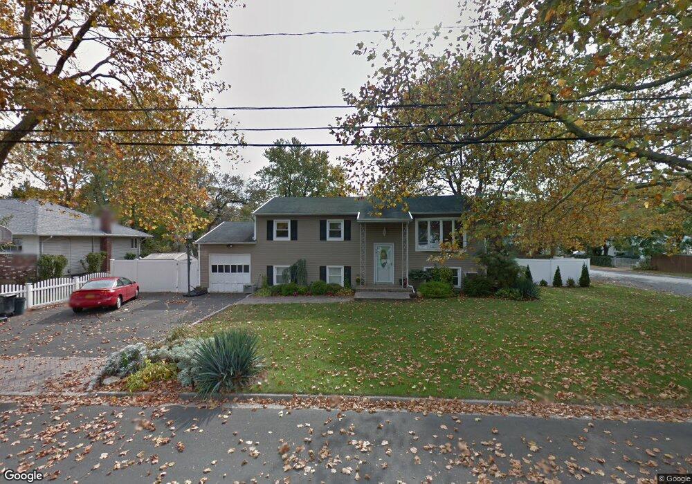 601 9th St, West Babylon, NY 11704 - photo 1