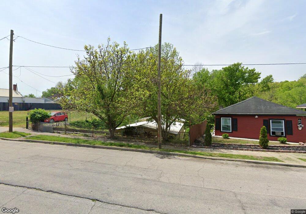 323 W 8th St, New Albany, IN 47150 - photo 1