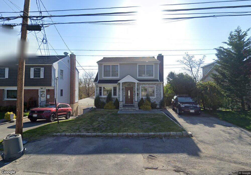 81 Roundhill Dr, Yonkers, NY 10710 - photo 1