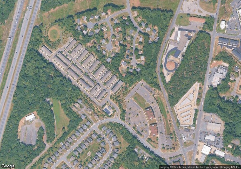 4104 Potomac Highlands Cir, Triangle, VA 22172 - photo 1