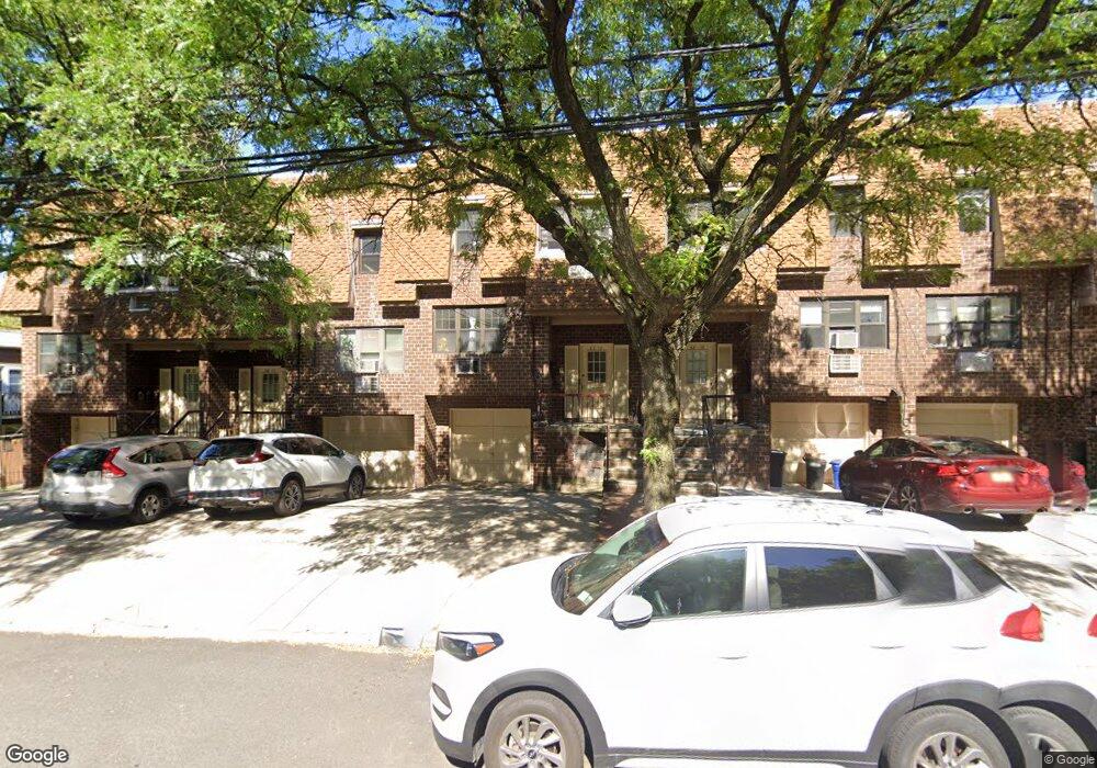 6817 Douglaston Pkwy unit 3, Little Neck, NY 11362 - photo 1