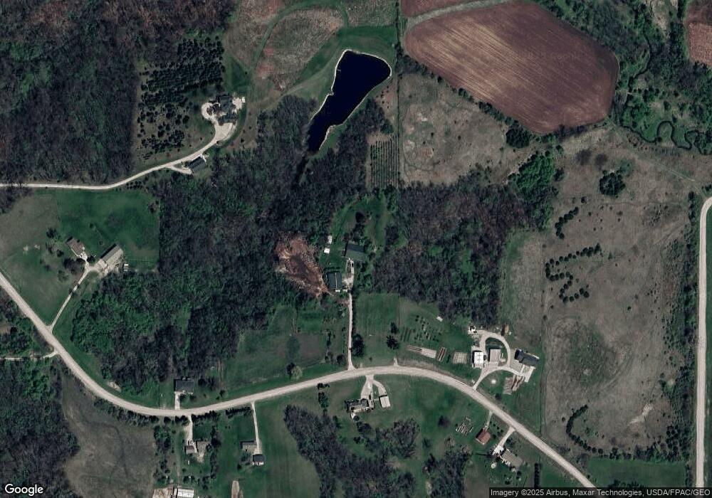 4031 Quail Ridge Rd, Center Point, IA 52213 - photo 1