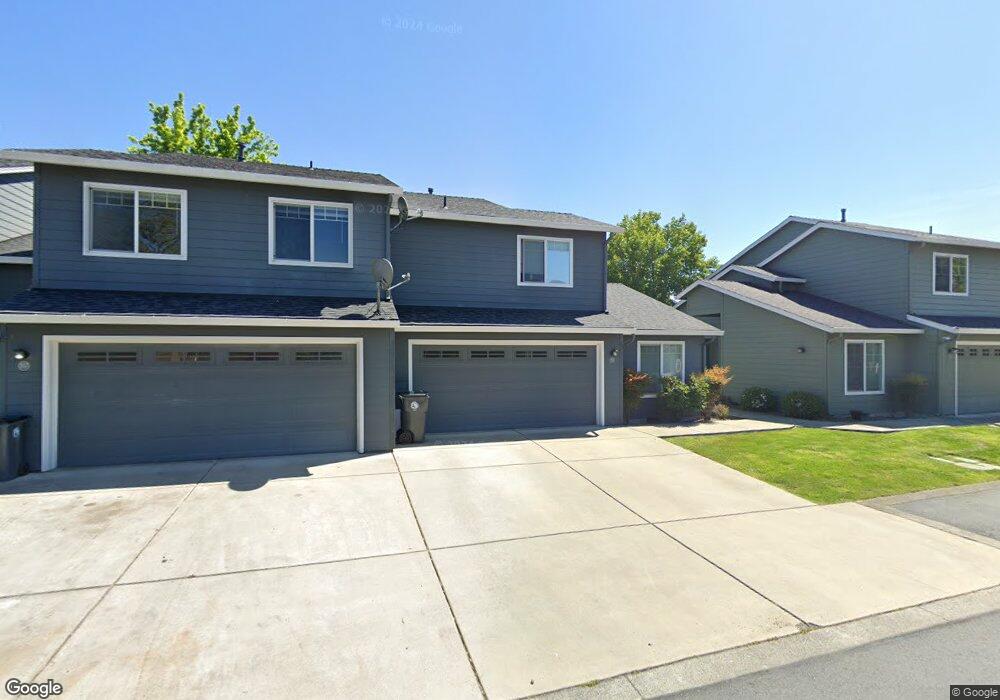 355 Live Oak Loop unit 61, Central Point, OR 97502 - photo 1