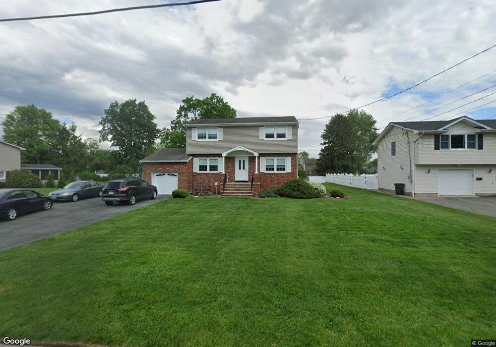 8 Phyllis Ct, Pequannock, NJ 07440 - photo 1