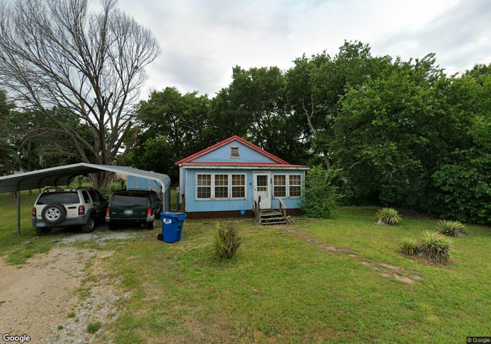 305 W Evergreen St, Colbert, OK 74733 - photo 1