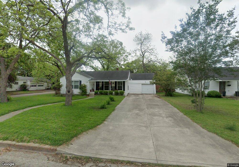 1027 Bismark St, Seguin, TX 78155 - photo 1