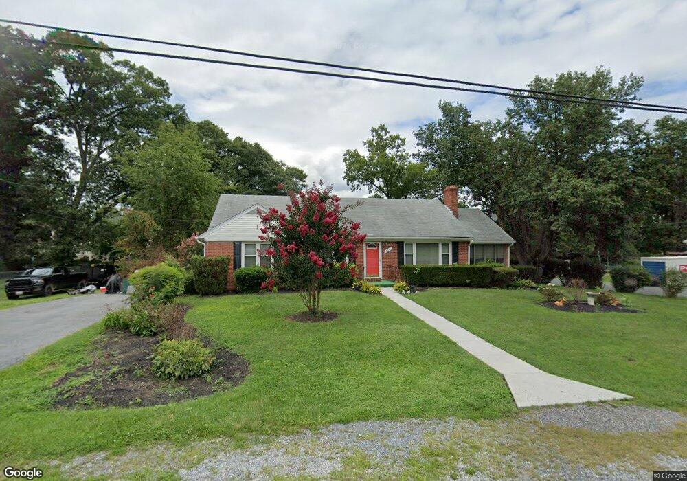 8618 Locust Grove Dr, Laurel, MD 20707 - photo 1