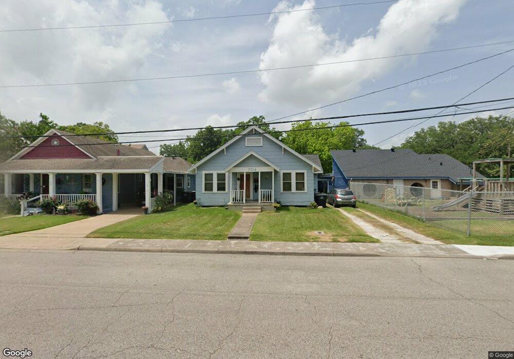 704 W House St, Alvin, TX 77511 - photo 1