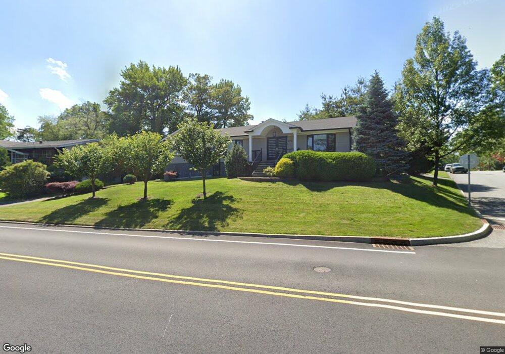 676 Floyd St, Englewood Cliffs, NJ 07632 - photo 1