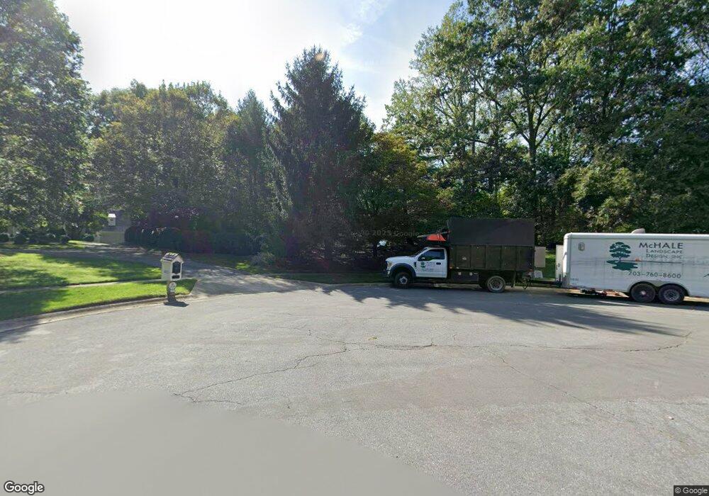 8613 Country Club Dr, Bethesda, MD 20817 - photo 1