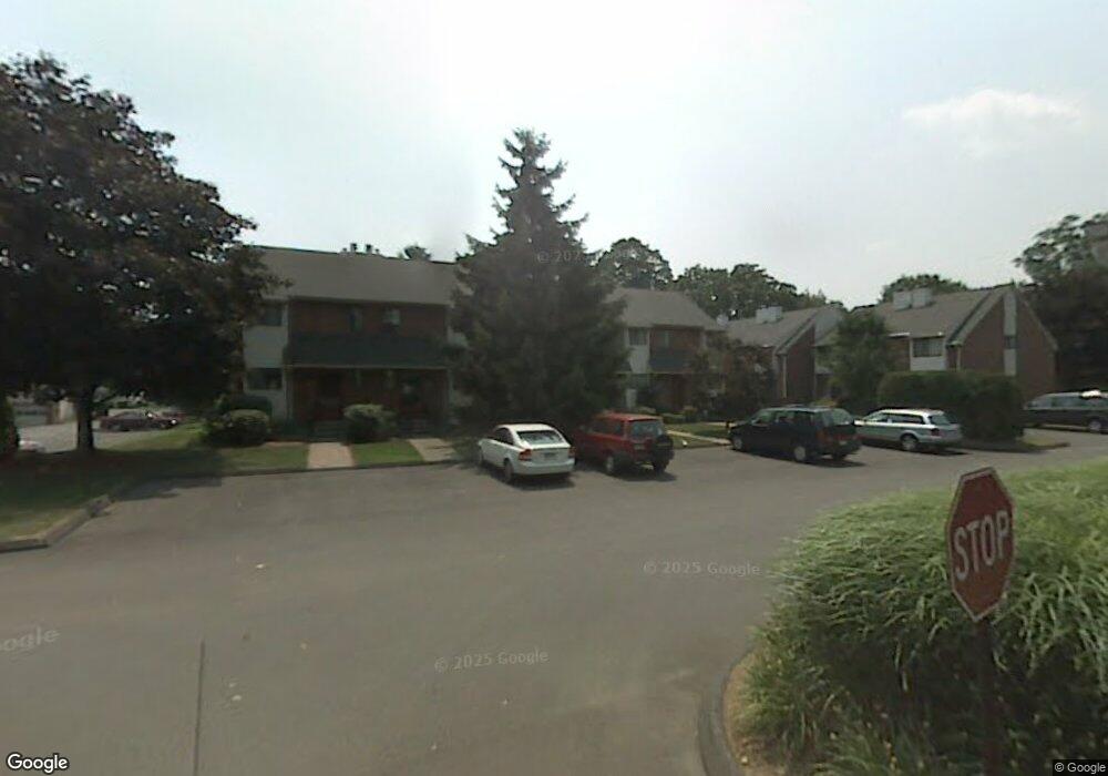 52 Danforth Ln, West Hartford, CT 06110 - photo 1