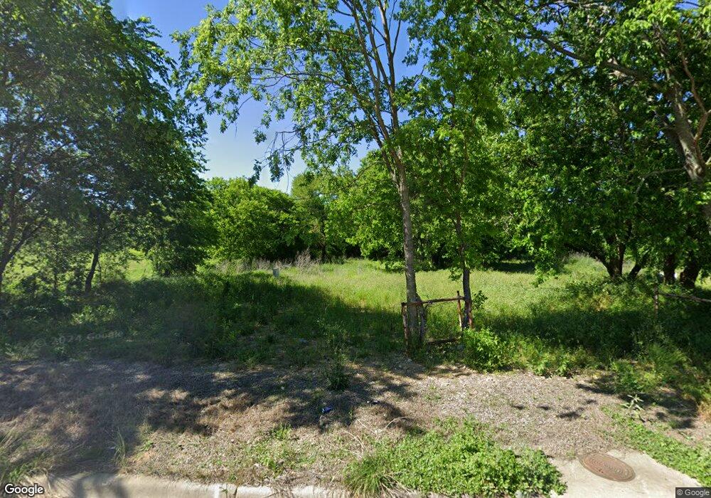 719 Anthony St, Gainesville, TX 76240 - photo 1