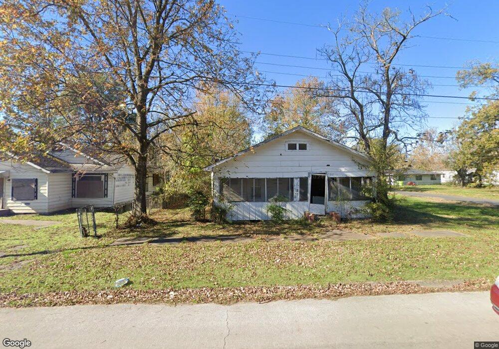 517 N Lowe St, Stuttgart, AR 72160 - photo 1