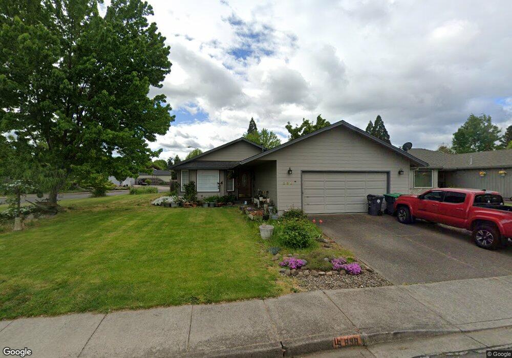 898 Forest Glen Dr, Central Point, OR 97502 - photo 1