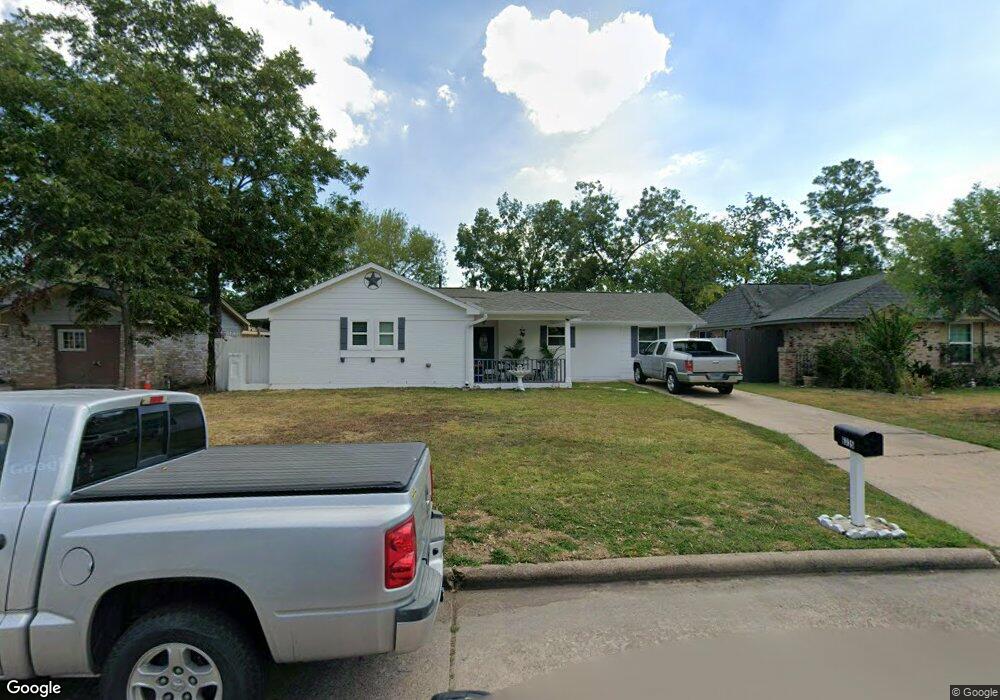 6335 Maple Hill Dr, Houston, TX 77088 - photo 1