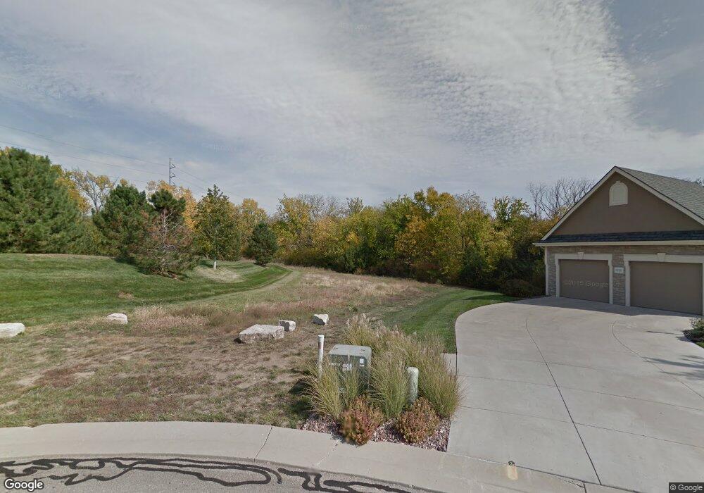 5721 SW Post Oak Dr, Topeka, KS 66610 - photo 1