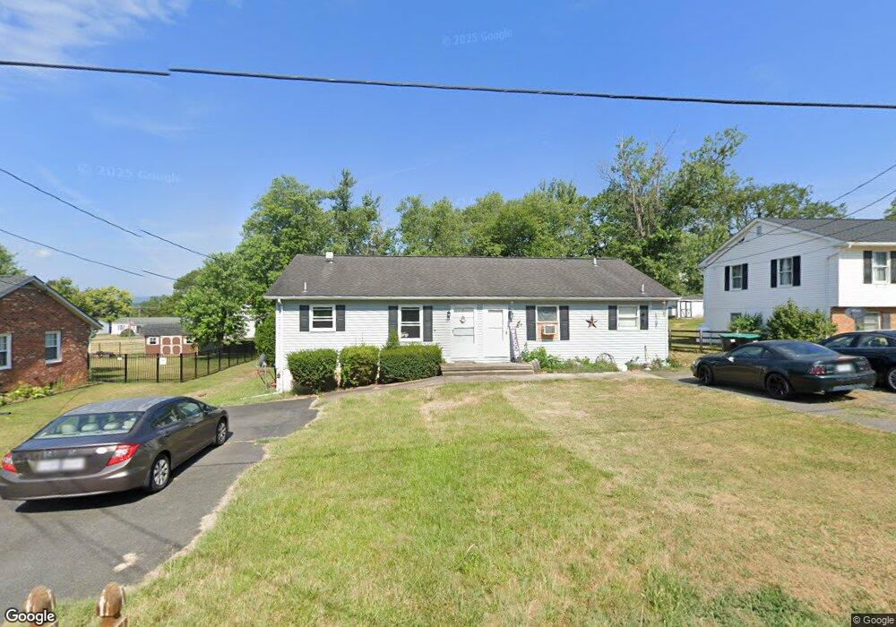 307 Crim Dr, Strasburg, VA 22657 - photo 1