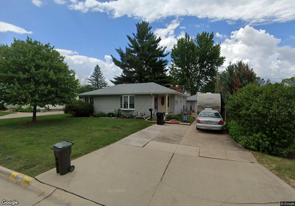 1315 W 7th St, Cedar Falls, IA 50613 - photo 1