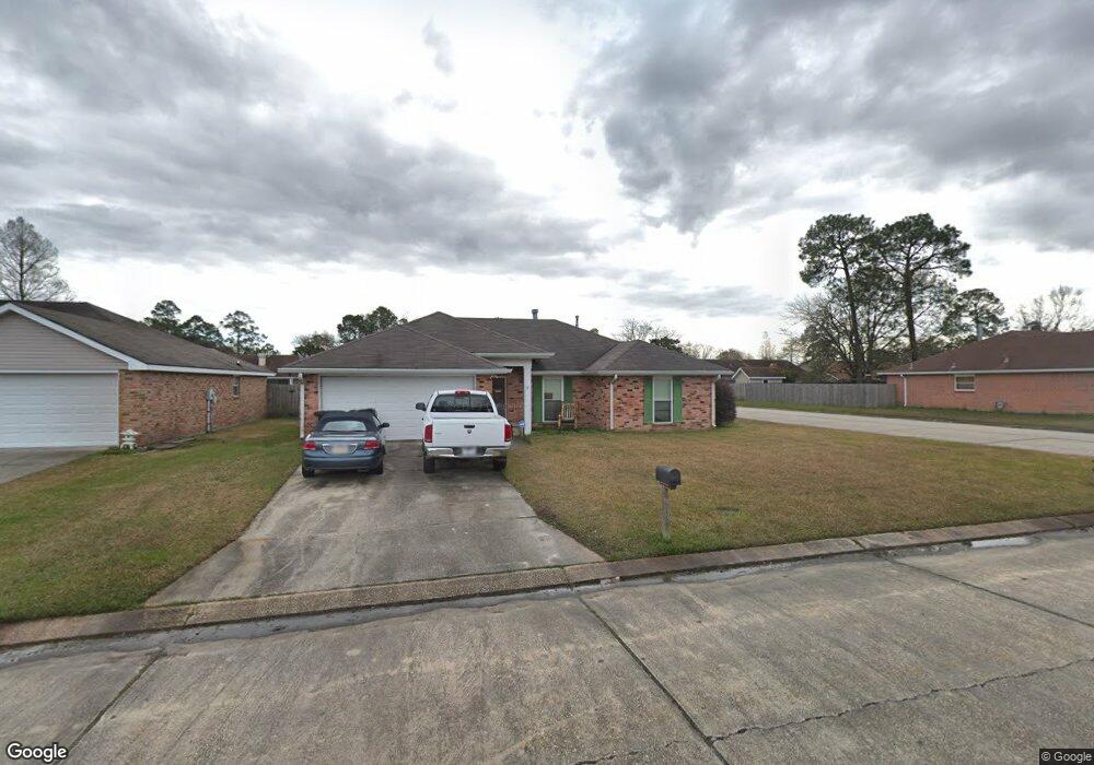 1686 Kings Row, Slidell, LA 70461 - photo 1