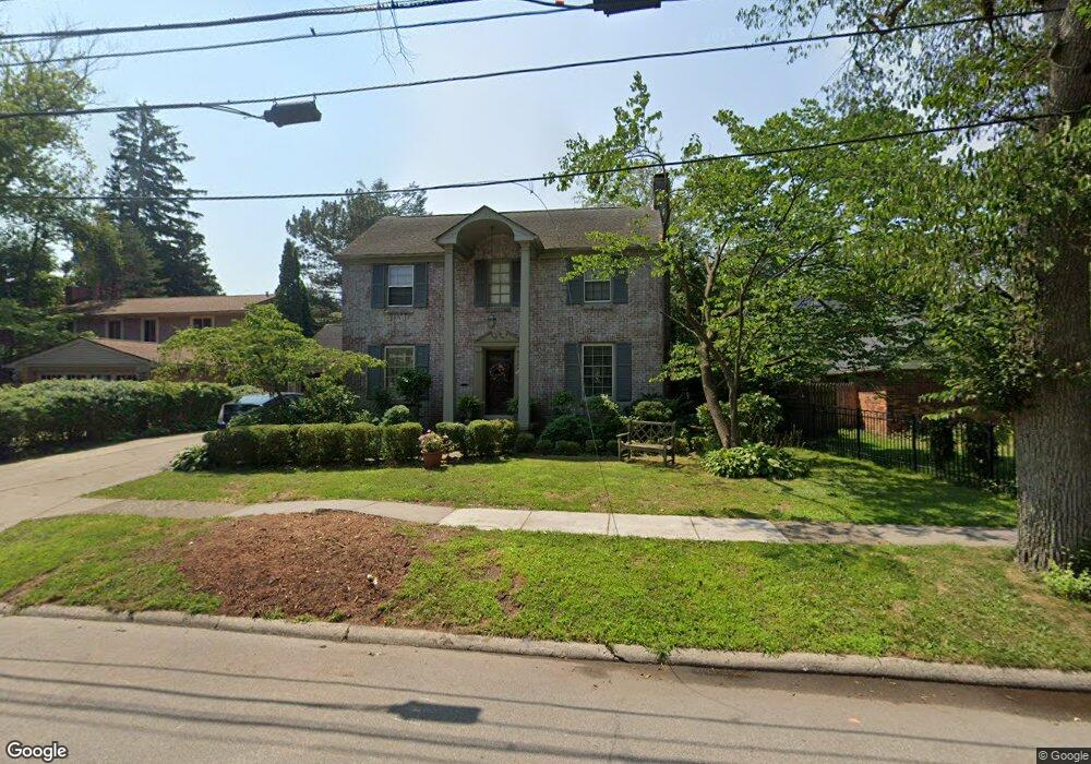 85 Moross Rd, Grosse Pointe Farms, MI 48236 - photo 1