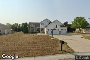 411 Fairway Dr, Casselton, ND 58012