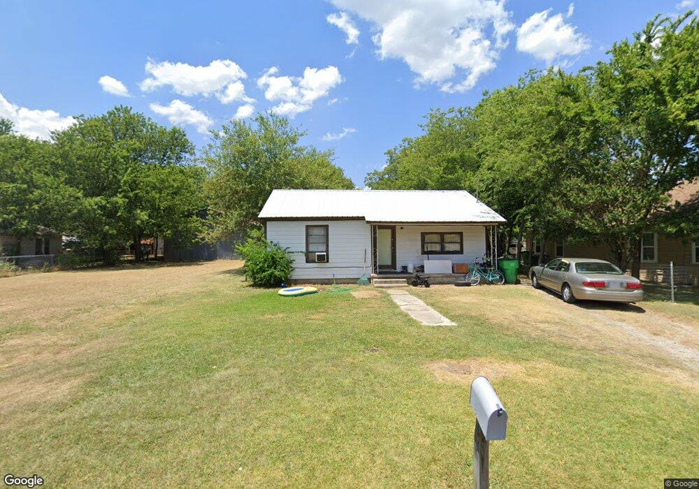 419 Cunningham St, Gainesville, TX 76240 - photo 1
