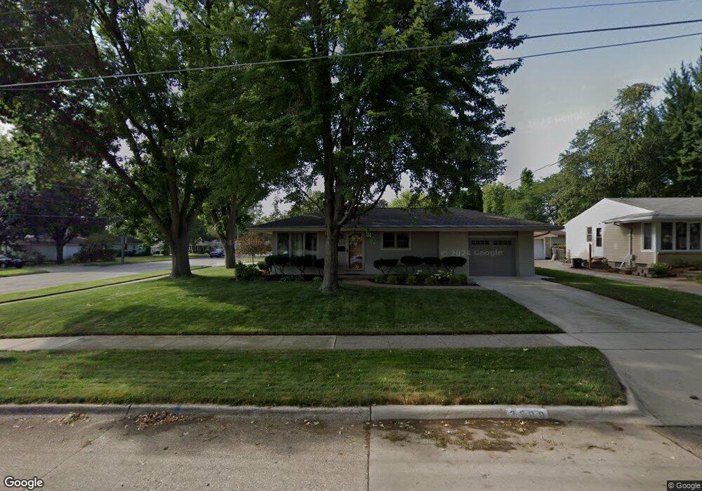 3500 Crestmoor Place, Des Moines, IA 50310 - photo 1