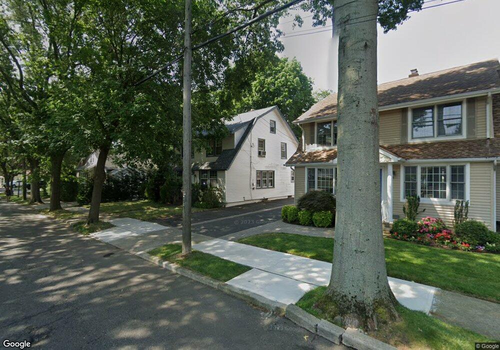 32 Childs Ave, Floral Park, NY 11001 - photo 1