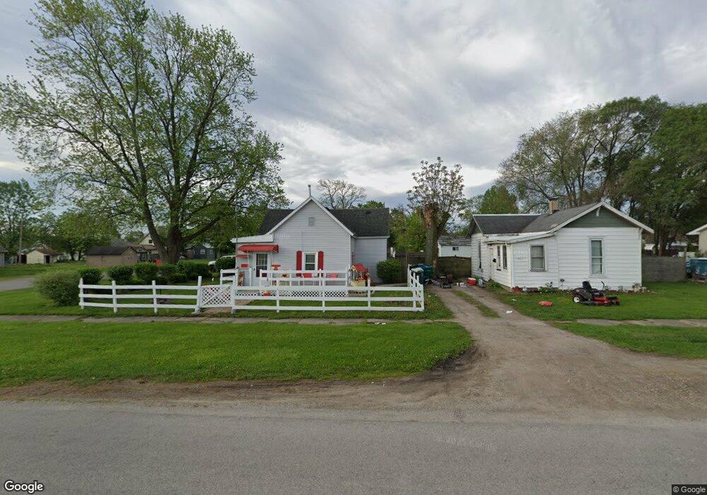 901 Richmond Ave, Mattoon, IL 61938 - photo 1