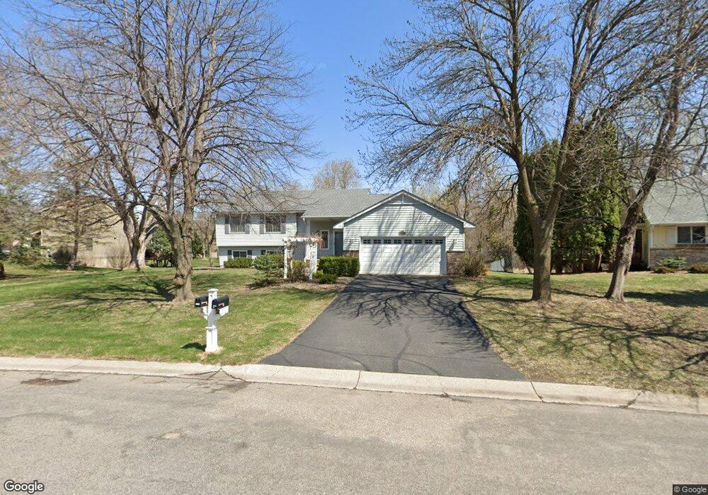 19325 Vine Ridge Rd, Excelsior, MN 55331 - photo 1