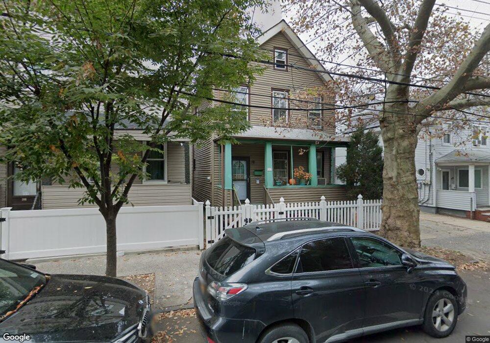 202 van Duzer St, Staten Island, NY 10301 - photo 1