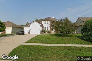 375 Phaeton Dr, Robins, IA 52328