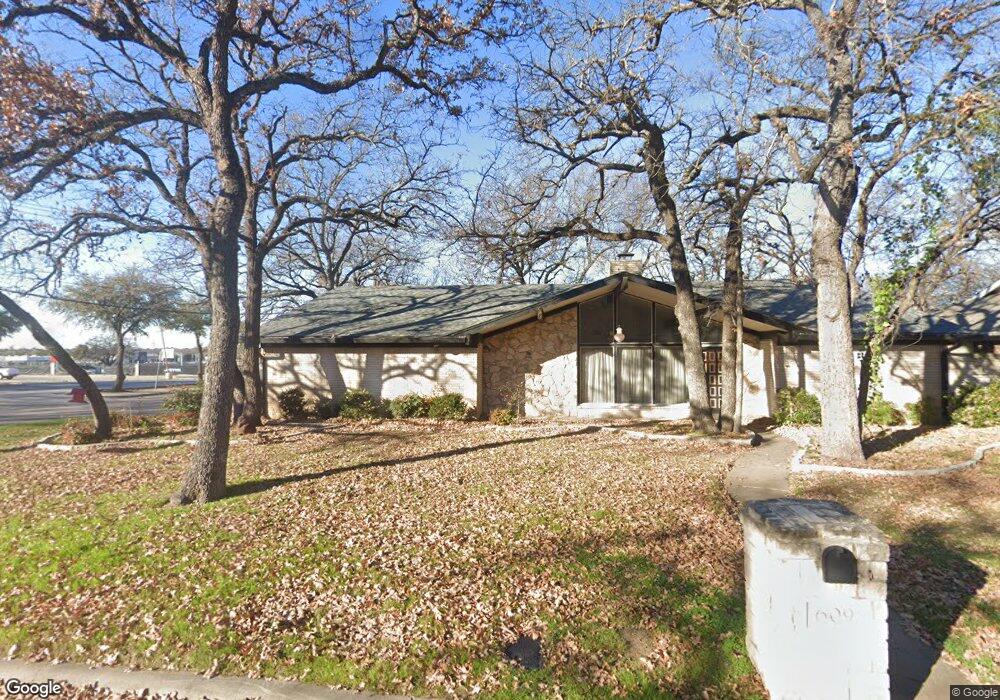 609 Kentwood Cir, Bedford, TX 76021 - photo 1
