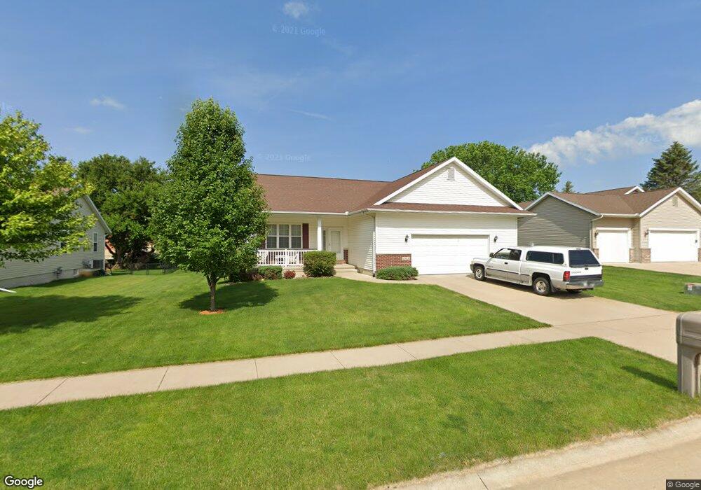 2404 Jomar Ct SW, Cedar Rapids, IA 52404 - photo 1
