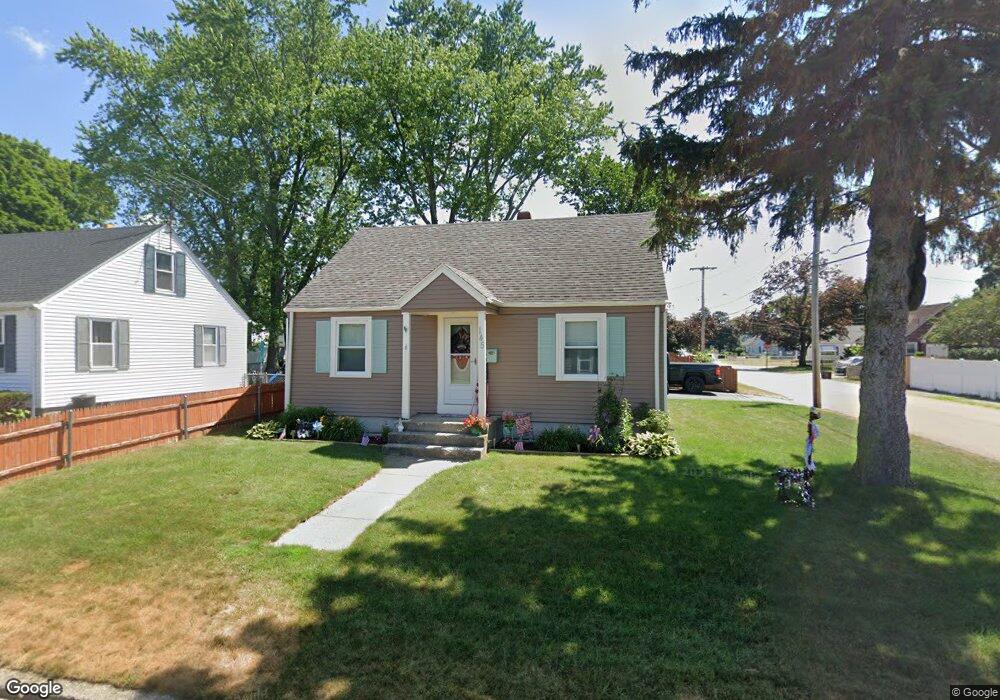 145 Maplecrest Dr, Pawtucket, RI 02861 - photo 1