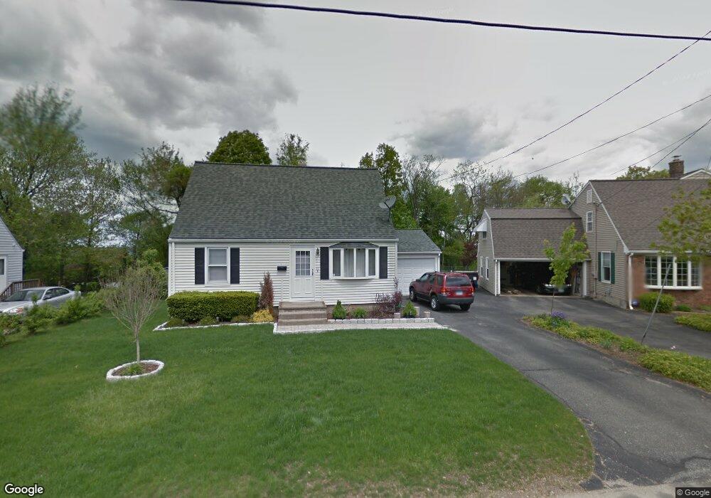 28 Rockledge Dr, Waterbury, CT 06706 - photo 1