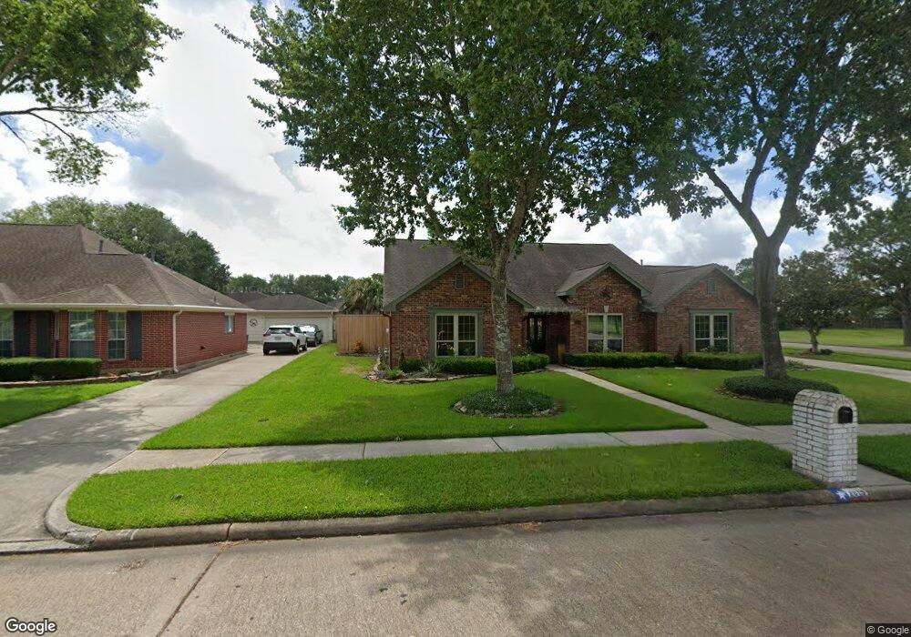 2015 Stapleton Dr, Friendswood, TX 77546 - photo 1