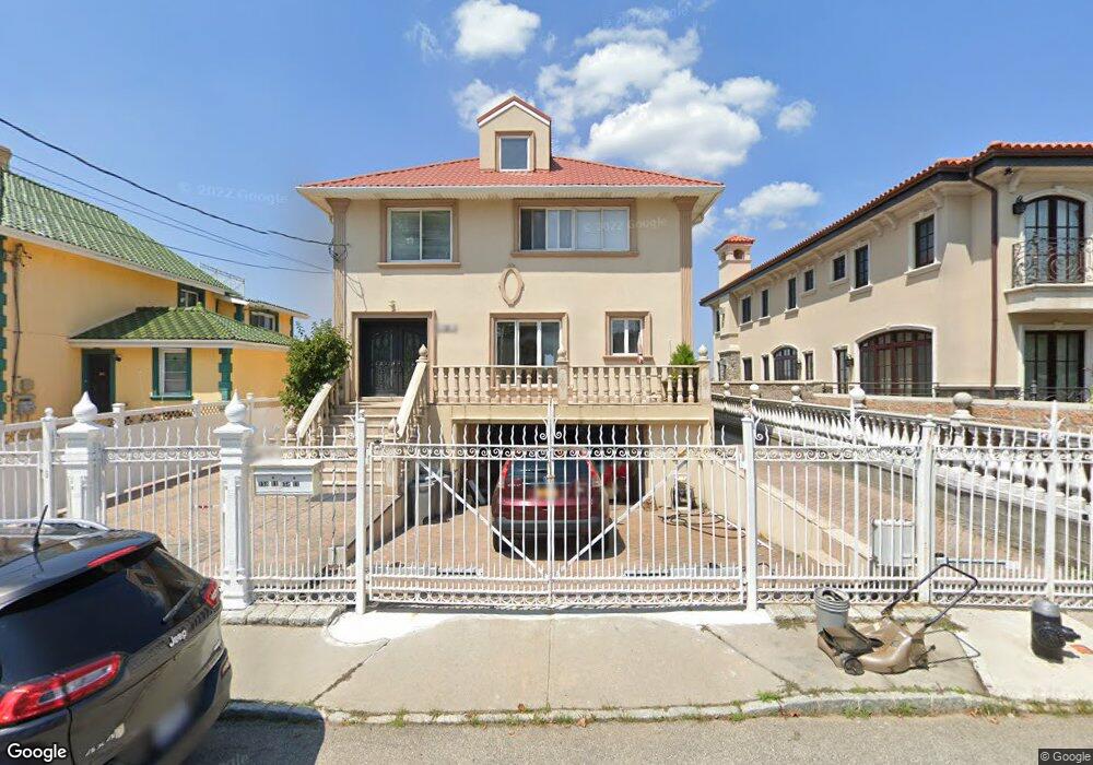 15811 Riverside Dr, Whitestone, NY 11357 - photo 1