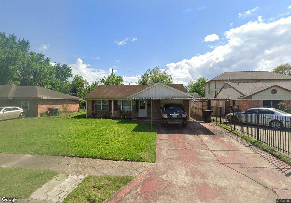 414 E Delz Dr, Houston, TX 77022 - photo 1