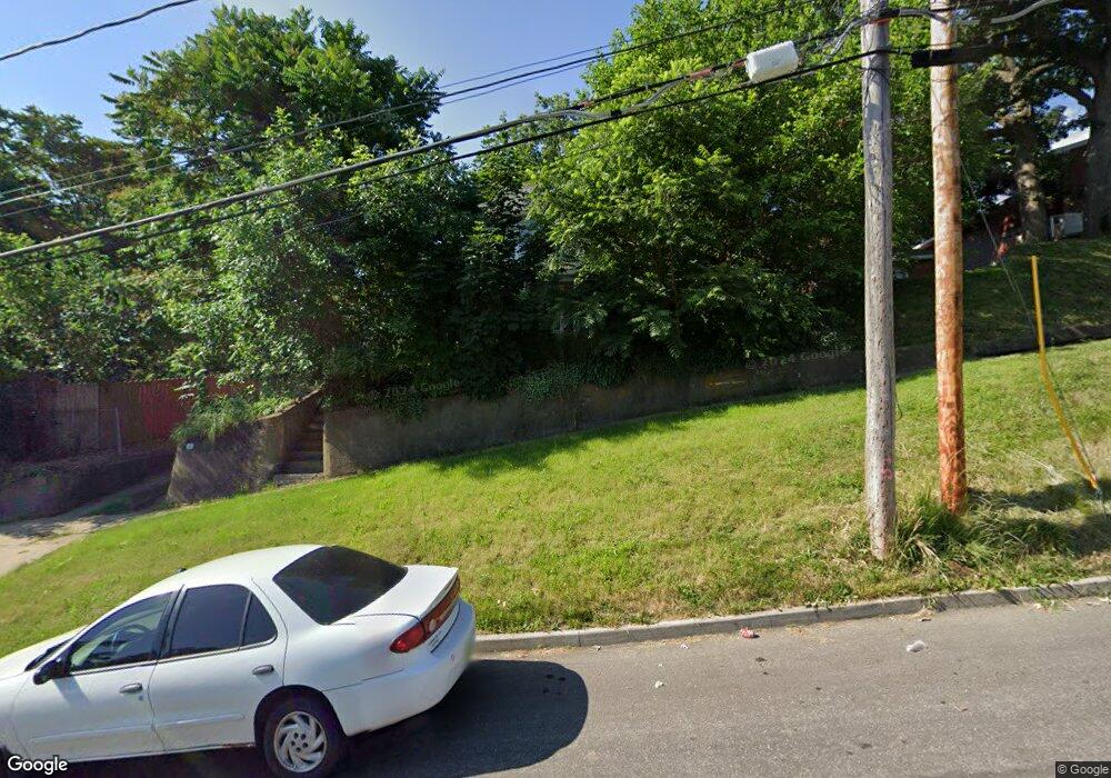 24 Hillside Ave, Des Moines, IA 50315 - photo 1