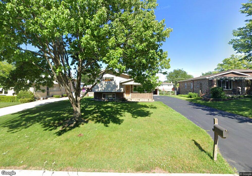 823 N Emroy Ave, Elmhurst, IL 60126 - photo 1