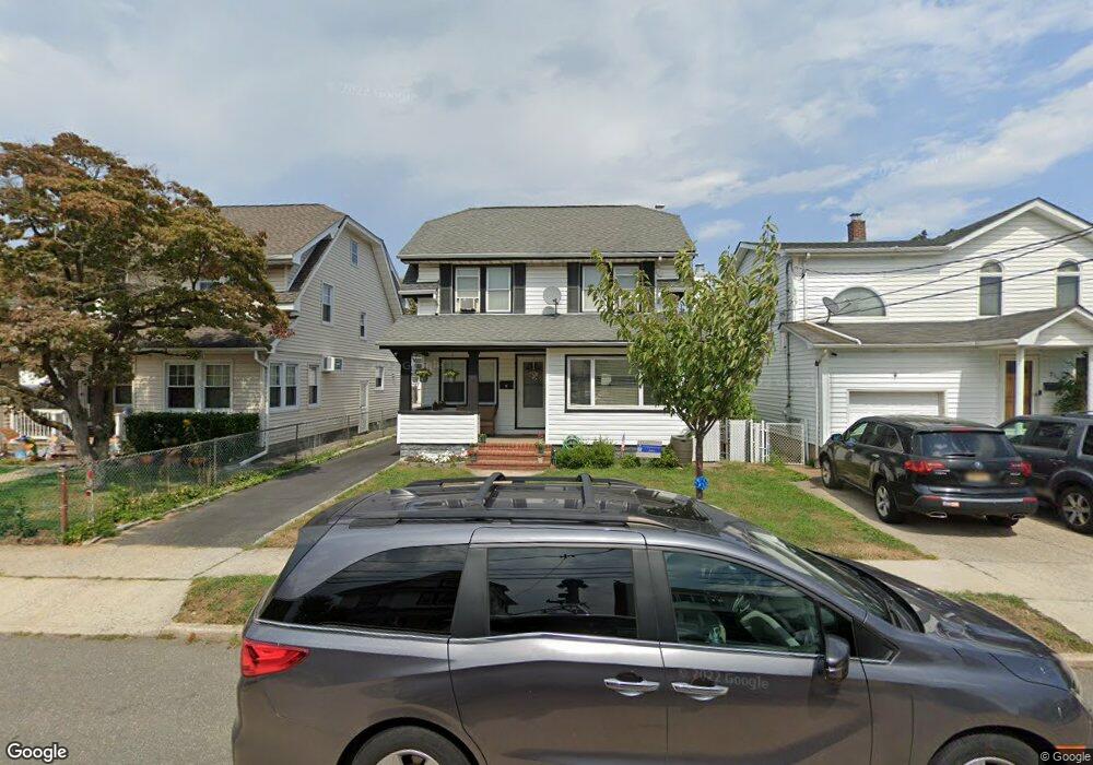 19 Wyoming Ave, Lynbrook, NY 11563 - photo 1