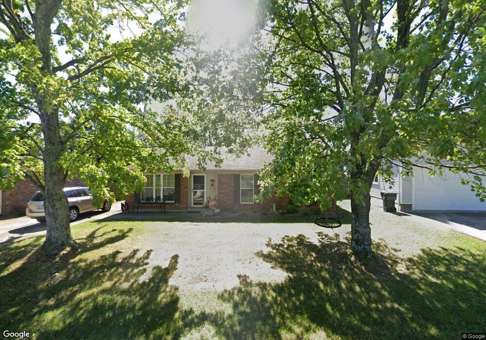 7004 Applegate Ln, Louisville, KY 40228 - photo 1